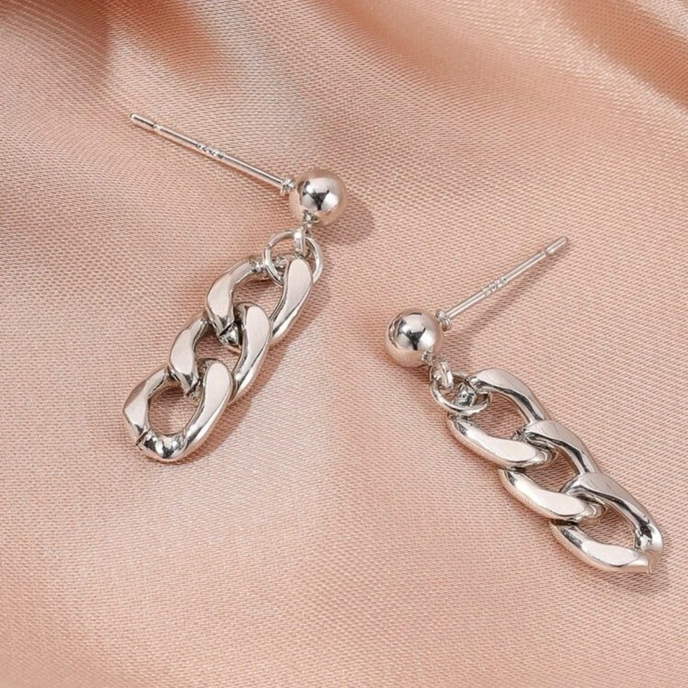 SILVER CHAIN STUD EARRINGS​​​